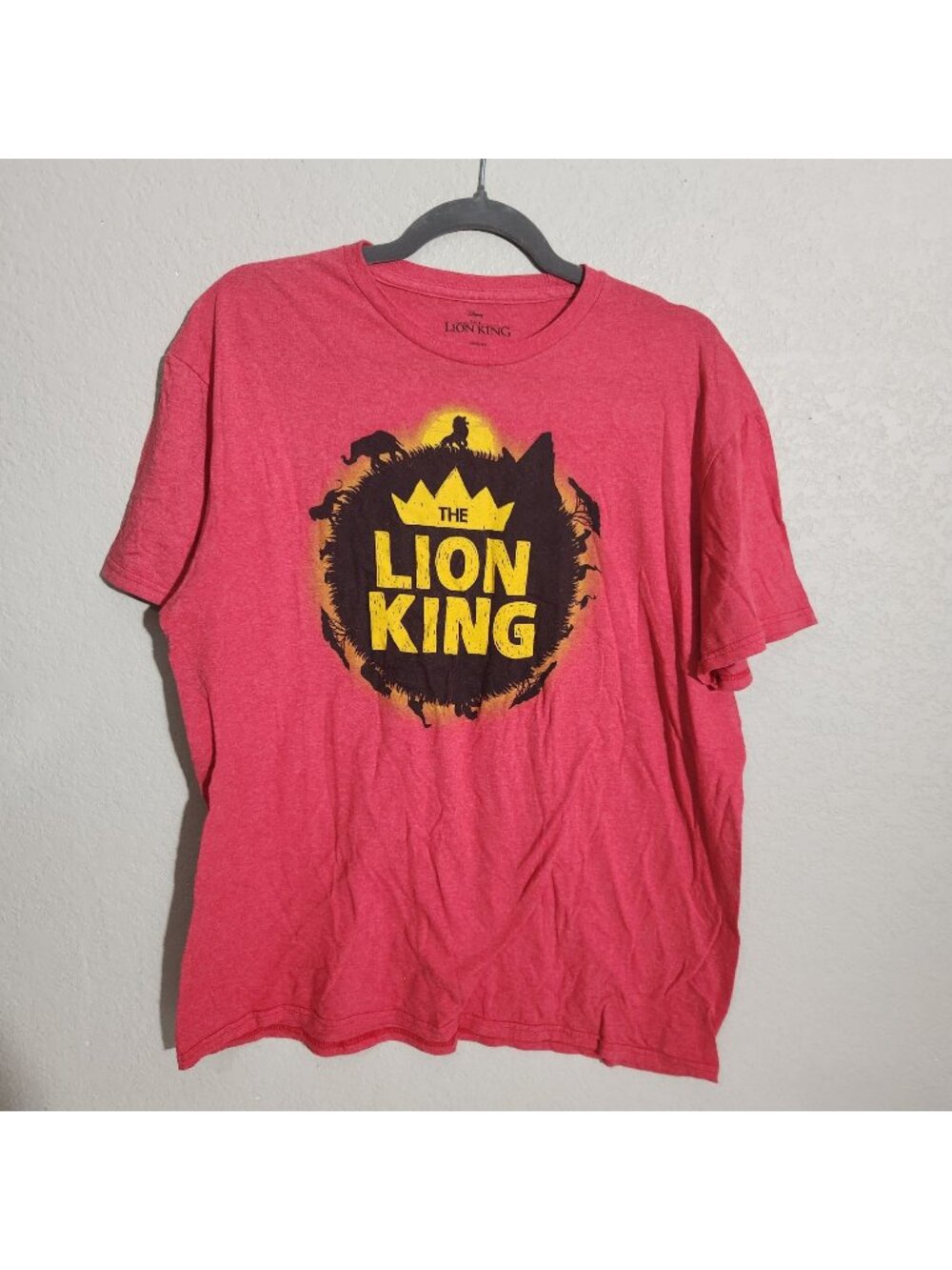 Disney Lion King Mens T-Shirt Large Red Short Sleeve Graphic Print Crewneck